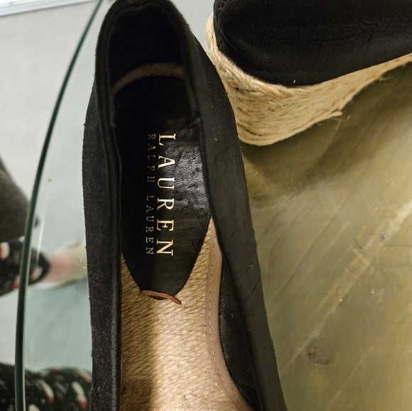 Shoes - Picture 4 of 6